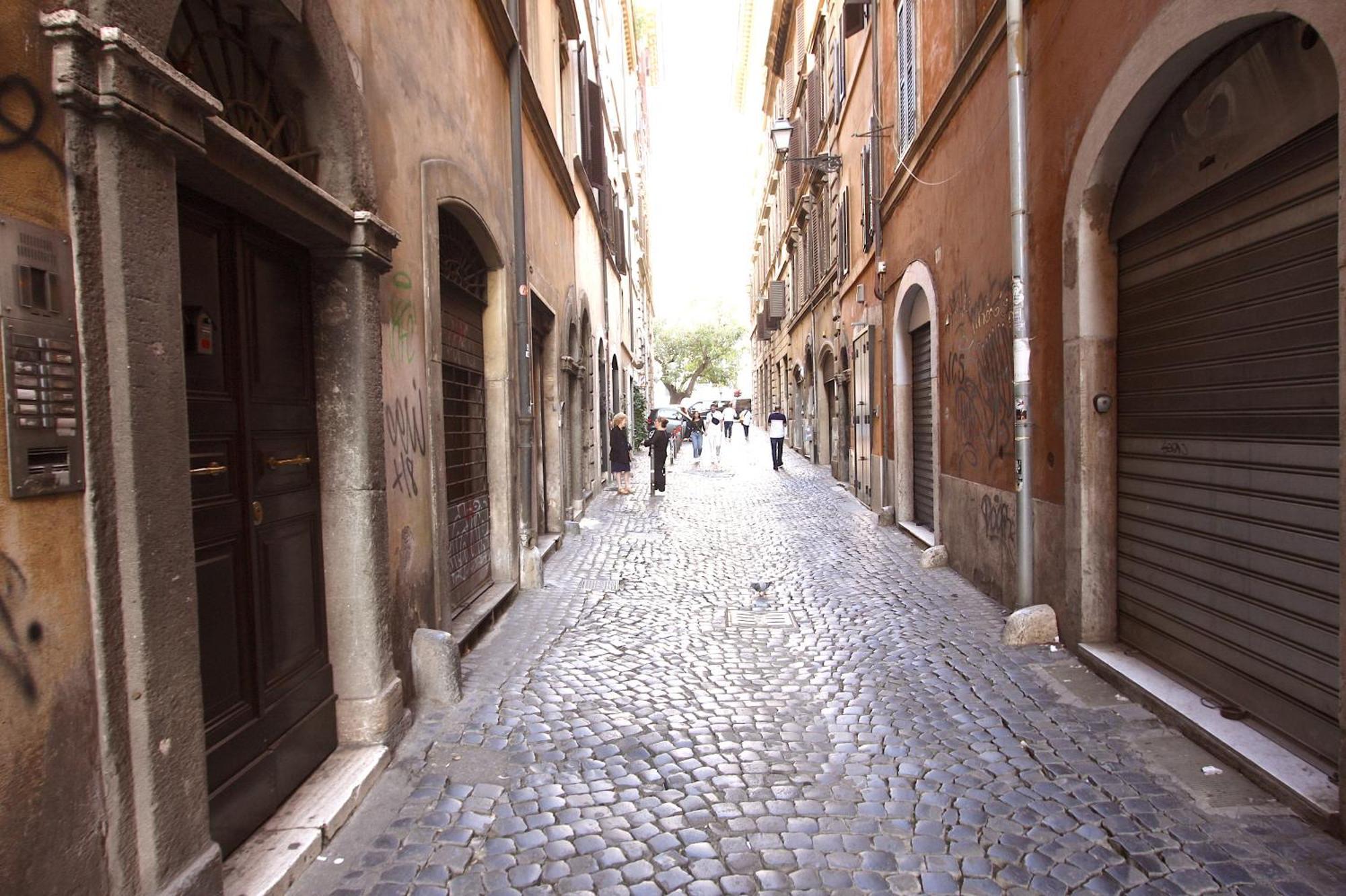 Floor In Campo De Fiori Apartment
