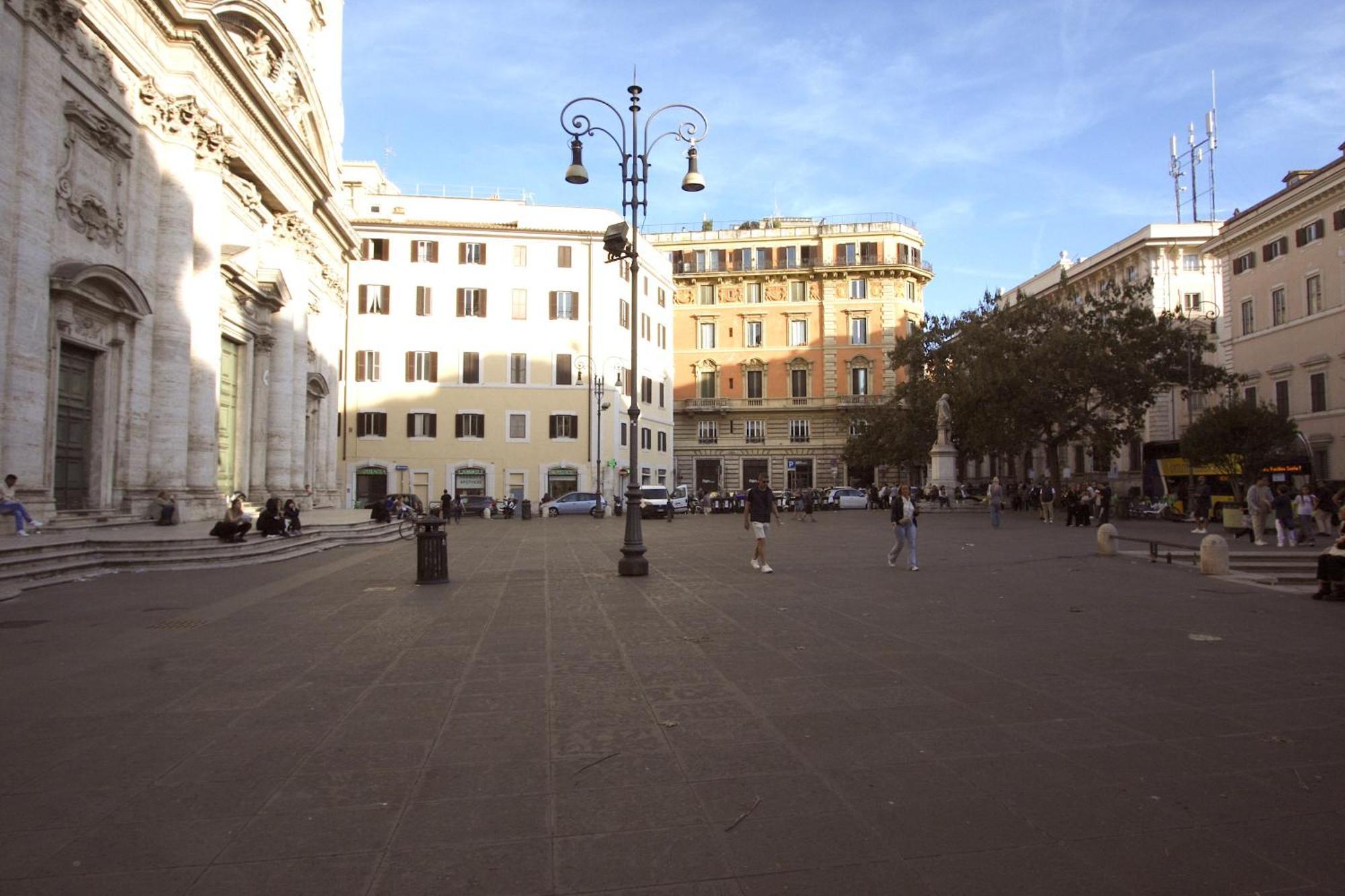 Apartment Floor In Campo De Fiori Rom
